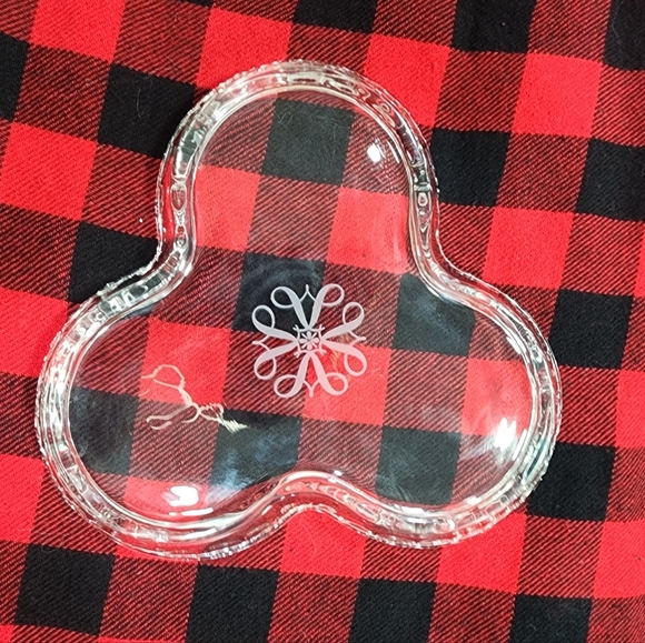 Vintage  Clover Shaped Jewelry Dish - Picture 3 of 8